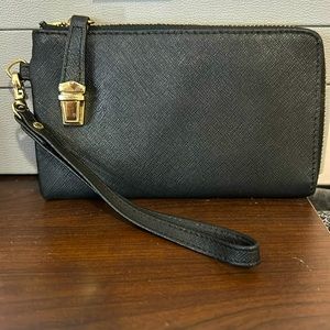Danier Wristlet